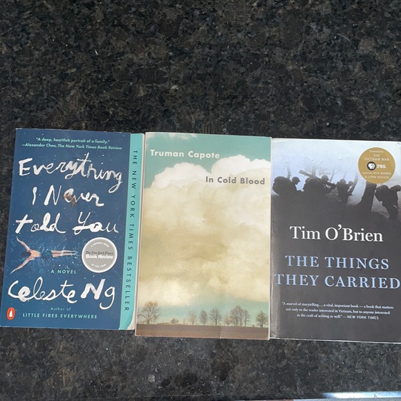 Book Bundle - Picture 1 of 4